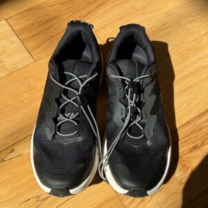 Women’s HOKA transport